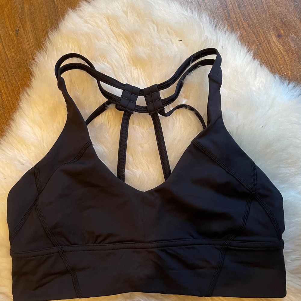 Lululemon sports bra